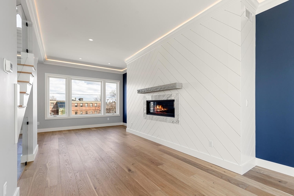 Waltham, Massachusetts, 02453, United States, 4 Bedrooms Bedrooms, ,4 BathroomsBathrooms,Residential,For Sale,1997475