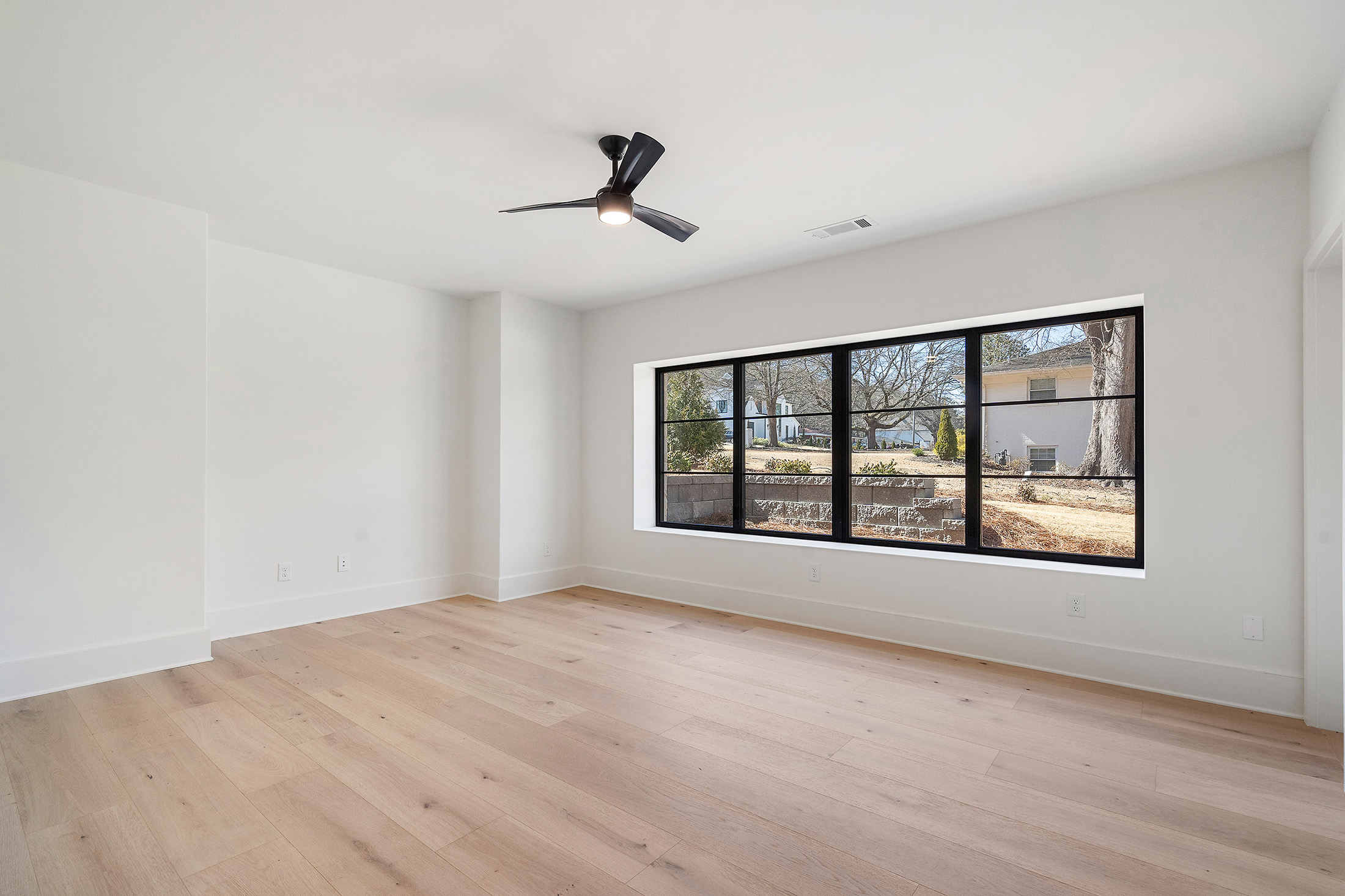  Rare Basement Home Located in Sought-After Communities in Downtown Alpharetta - 物件實景