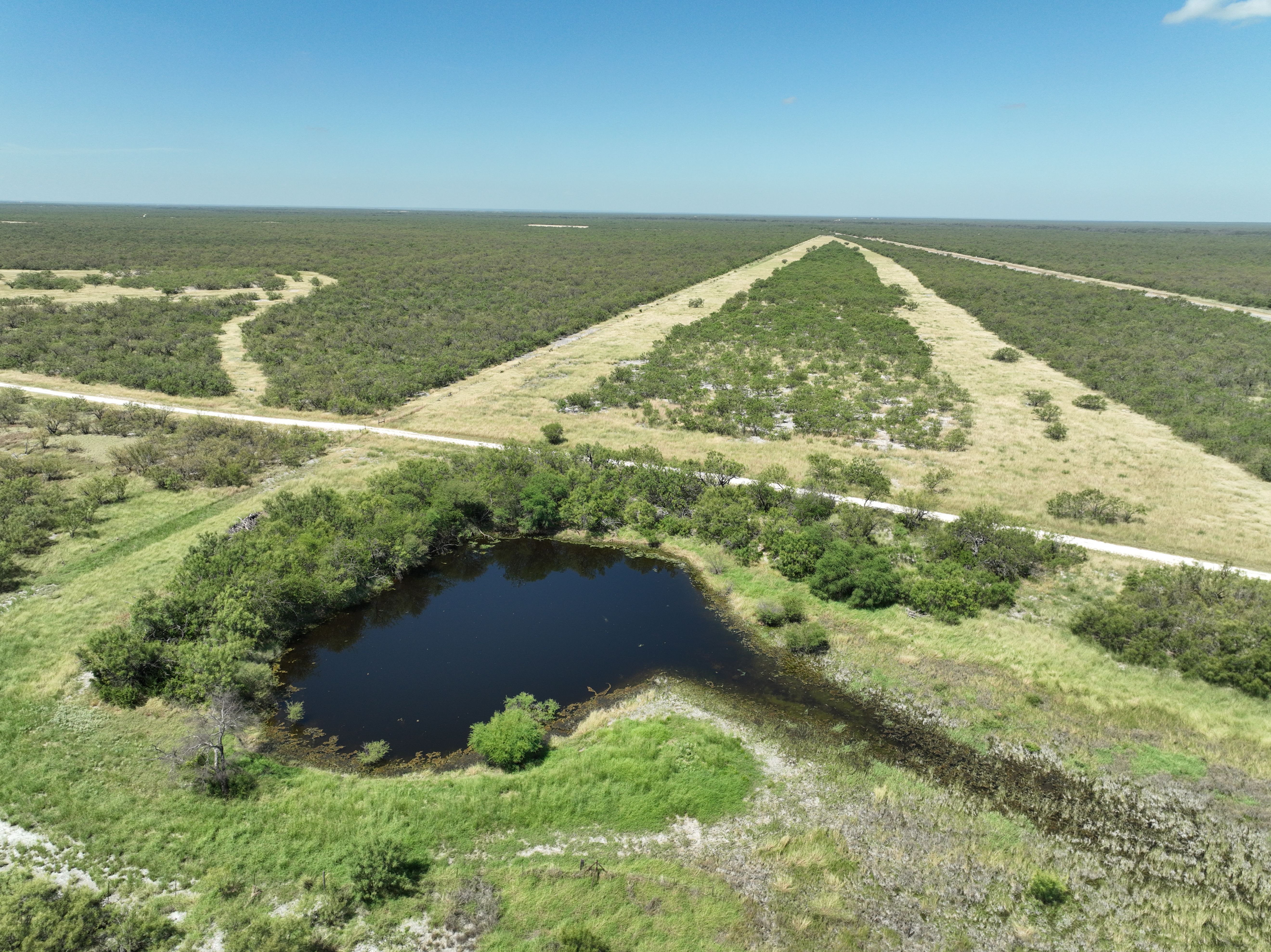  7, 902 +/- Las Moras Creek - 物件實景