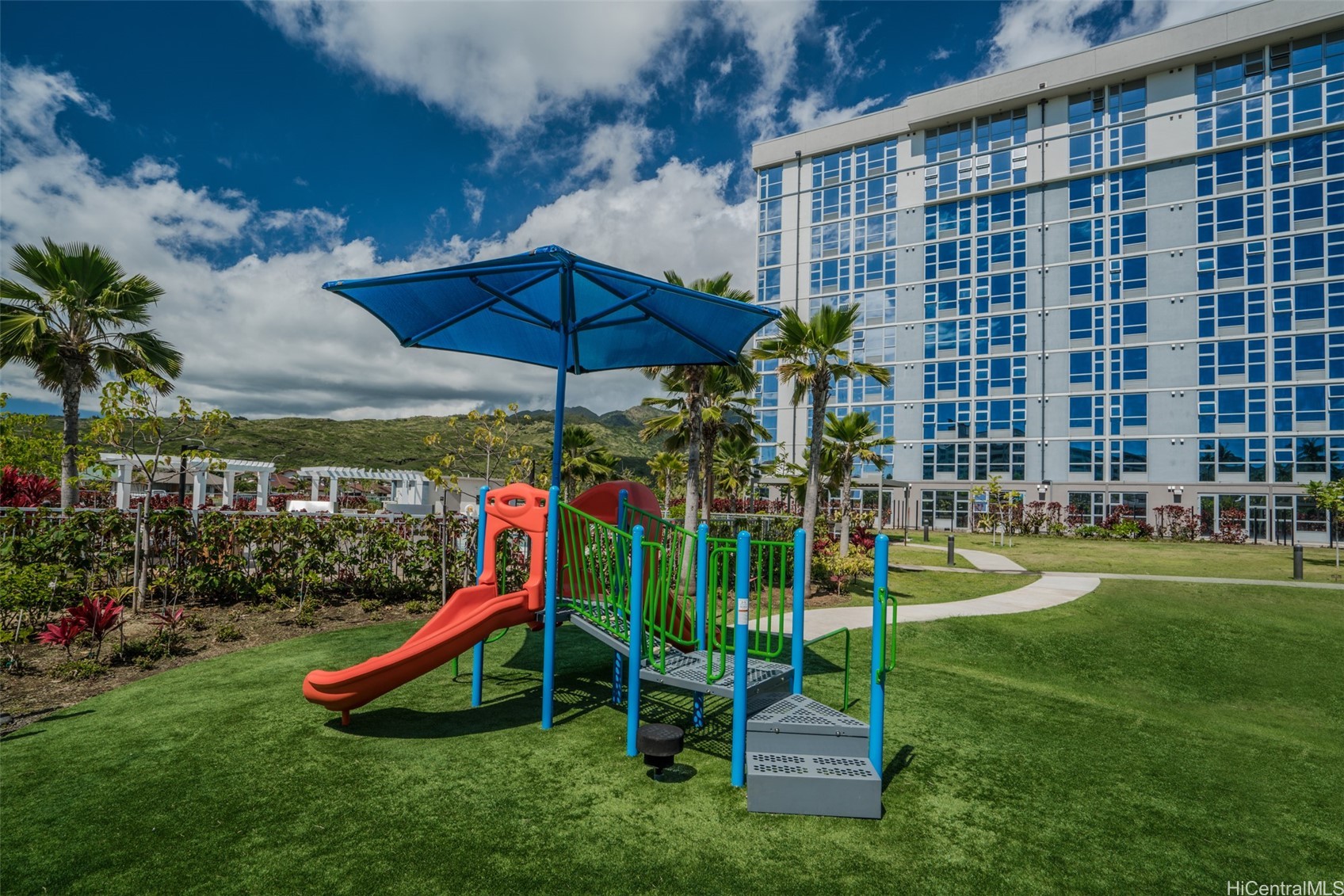 Honolulu, Hawaii, 96825, United States, 2 Bedrooms Bedrooms, ,2 BathroomsBathrooms,Residential,For Sale,1875289