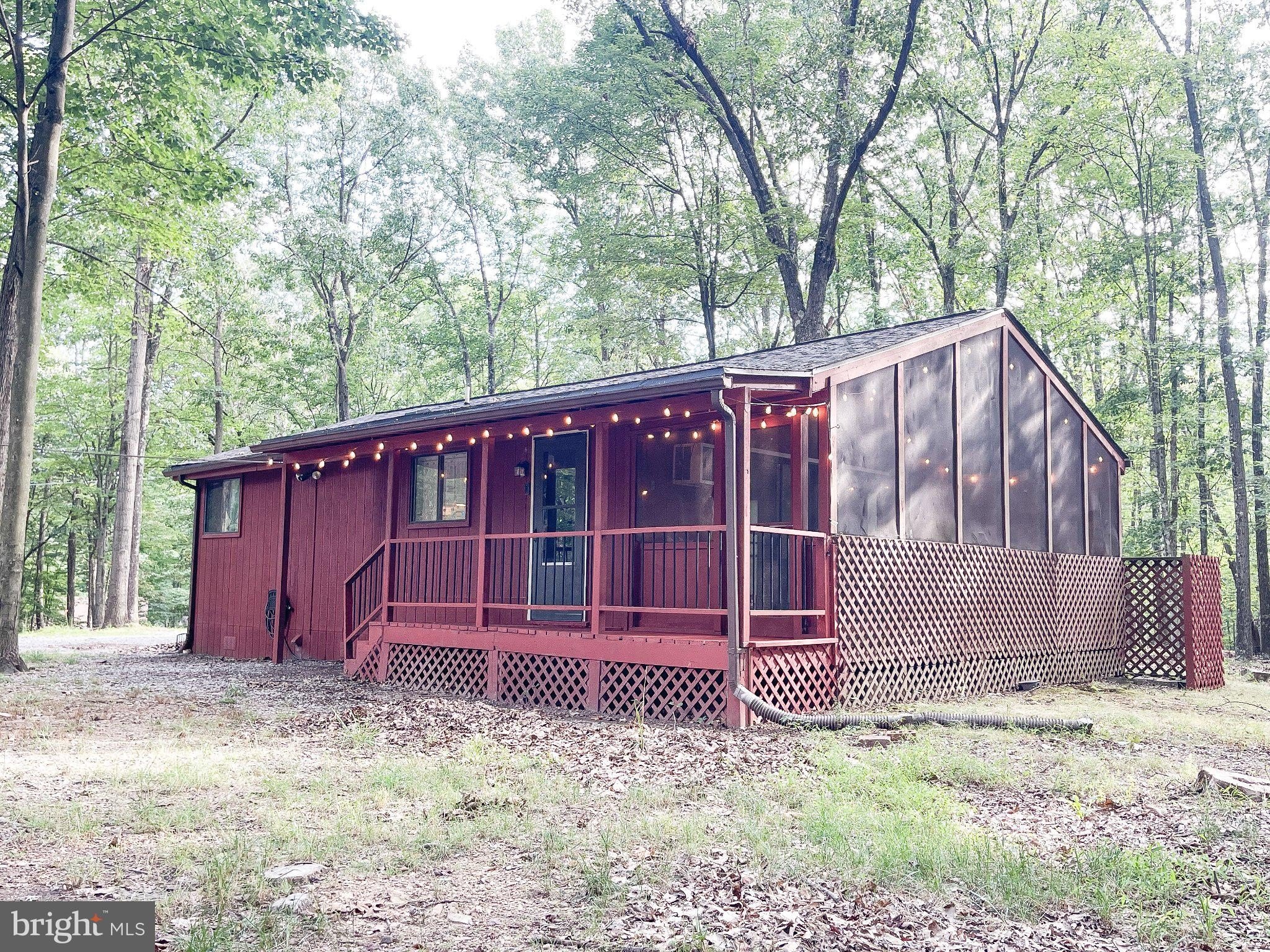 Oneida Trl, Hedgesville, WV 25427
