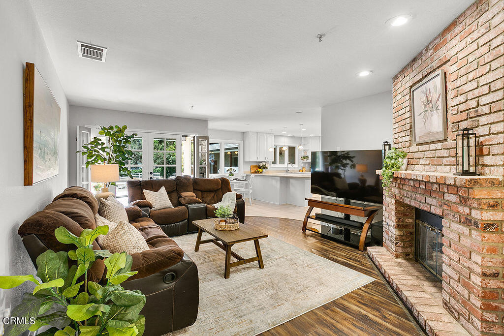 Camarillo, California, 93012, United States, 4 Bedrooms Bedrooms, ,4 BathroomsBathrooms,Residential,For Sale,1828524
