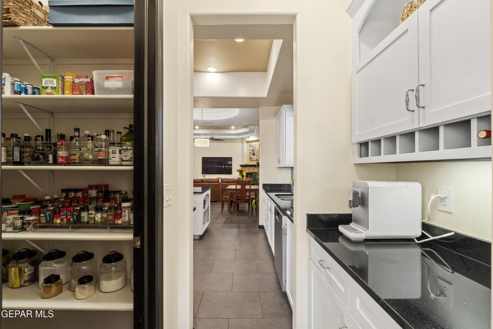 El Paso, Texas, 79912, United States, 4 Bedrooms Bedrooms, ,3 BathroomsBathrooms,Residential,For Sale,1997746