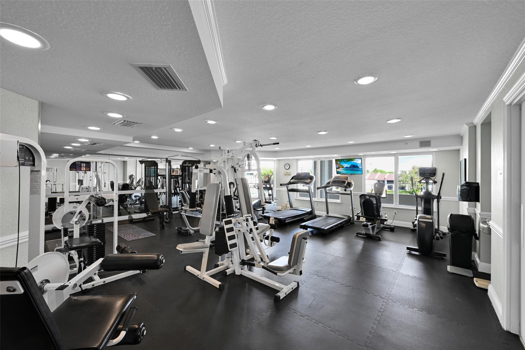 Pompano Beach, Florida, 33062, United States, 2 Bedrooms Bedrooms, ,3 BathroomsBathrooms,Residential,For Sale,2024404