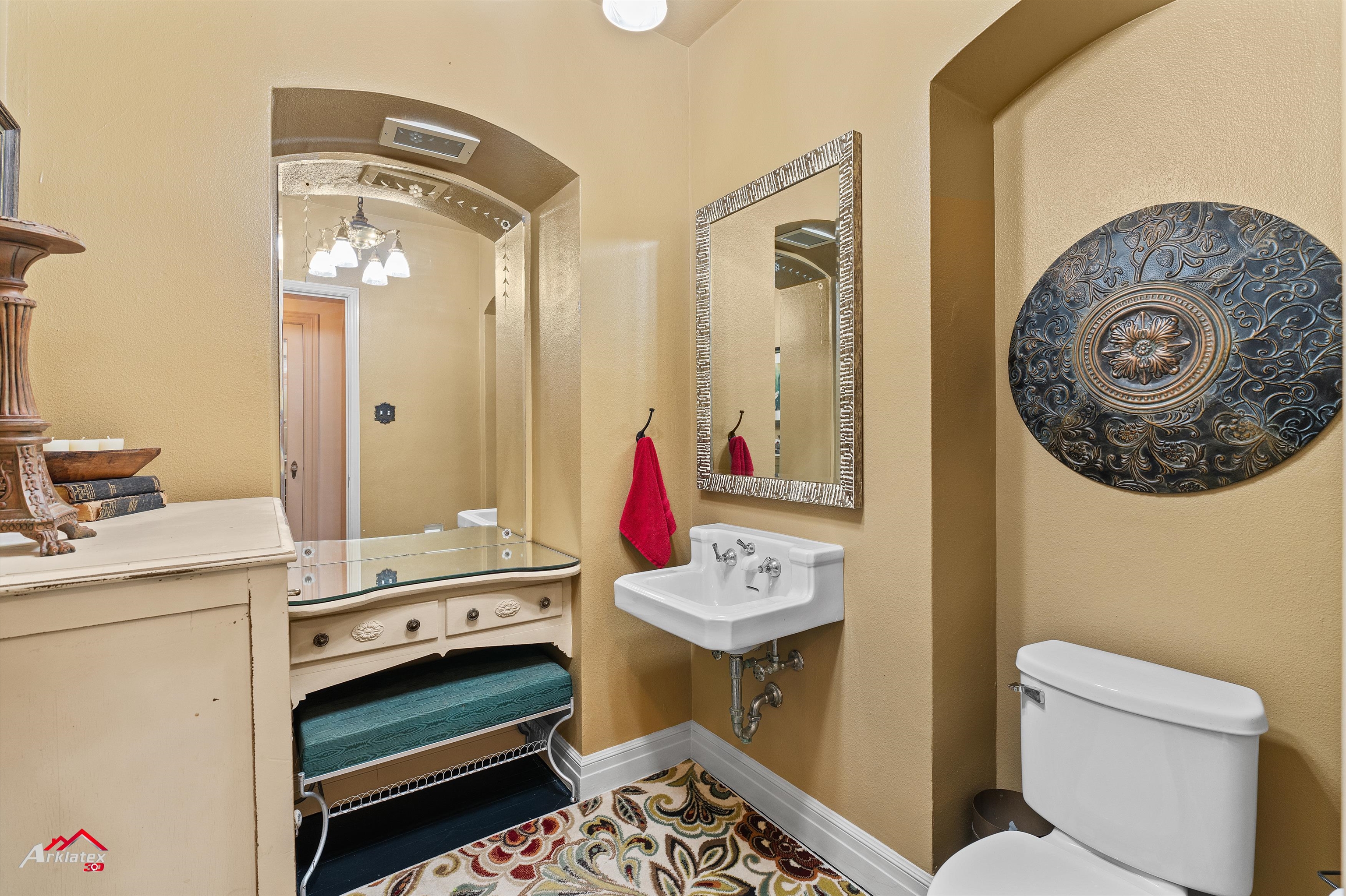 Henderson, Texas, 75654, United States, 3 Bedrooms Bedrooms, ,5 BathroomsBathrooms,Residential,For Sale,1930461