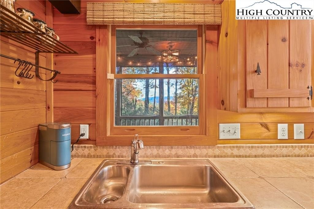 Ferguson, North Carolina, 28624, United States, 2 Bedrooms Bedrooms, ,2 BathroomsBathrooms,Residential,For Sale,1996766