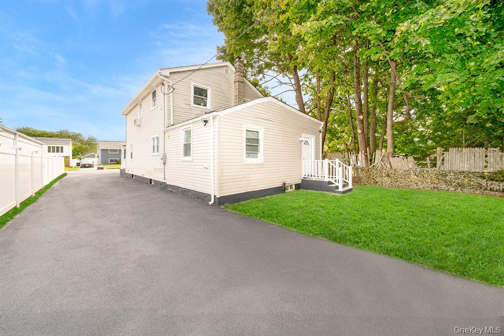 West Babylon, New York, 1704, United States, 3 Bedrooms Bedrooms, ,2 BathroomsBathrooms,Residential,For Sale,1950805
