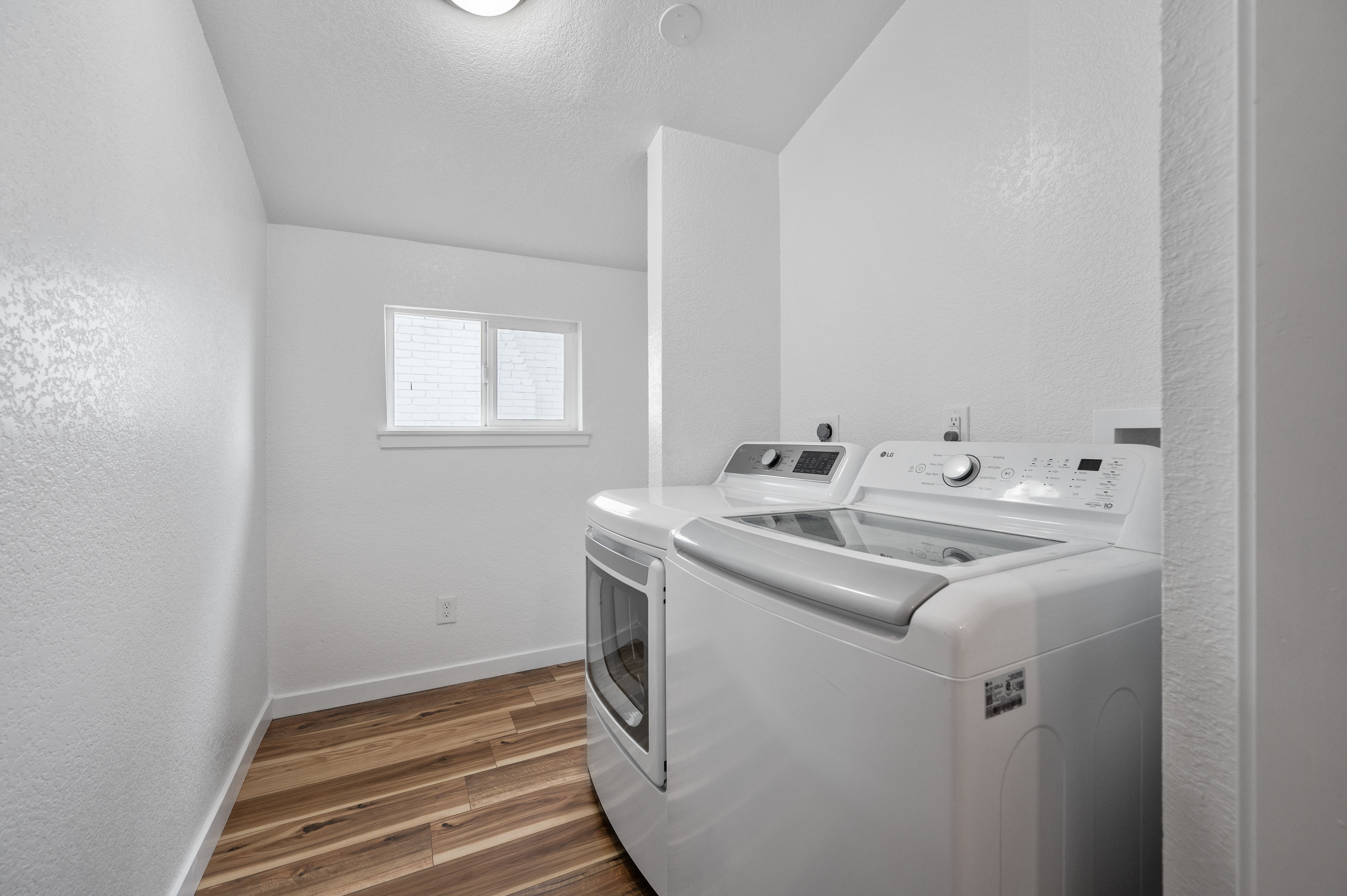  Fully Remodeled Two Bedroom - 物件實景