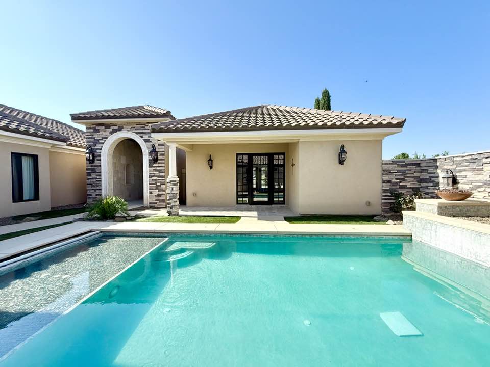 Carlsbad, New Mexico, 88220, United States, 4 Bedrooms Bedrooms, ,6 BathroomsBathrooms,Residential,For Sale,1974885