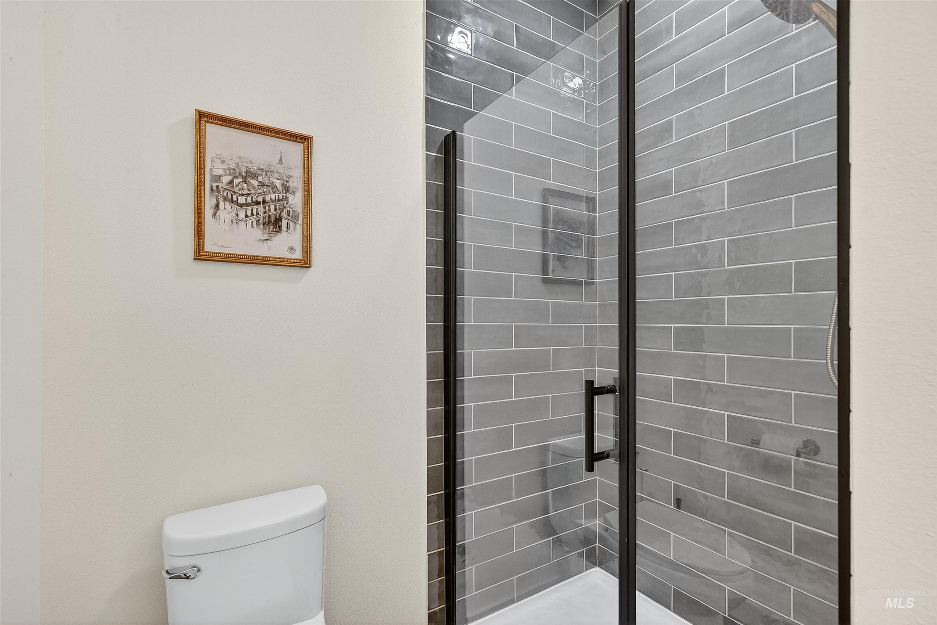 Lewiston, Idaho, 83501, United States, 5 Bedrooms Bedrooms, ,Residential,For Sale,1987812