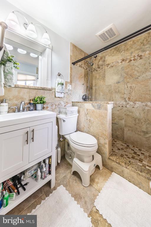 Silver Spring, Maryland, 20902, United States, 3 Bedrooms Bedrooms, ,3 BathroomsBathrooms,Residential,For Sale,1931688