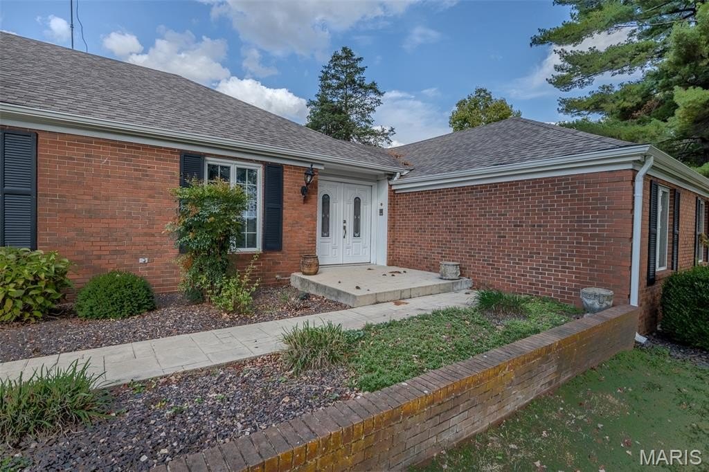 Lebanon, Missouri, 65536, United States, 5 Bedrooms Bedrooms, ,5 BathroomsBathrooms,Residential,For Sale,1973861