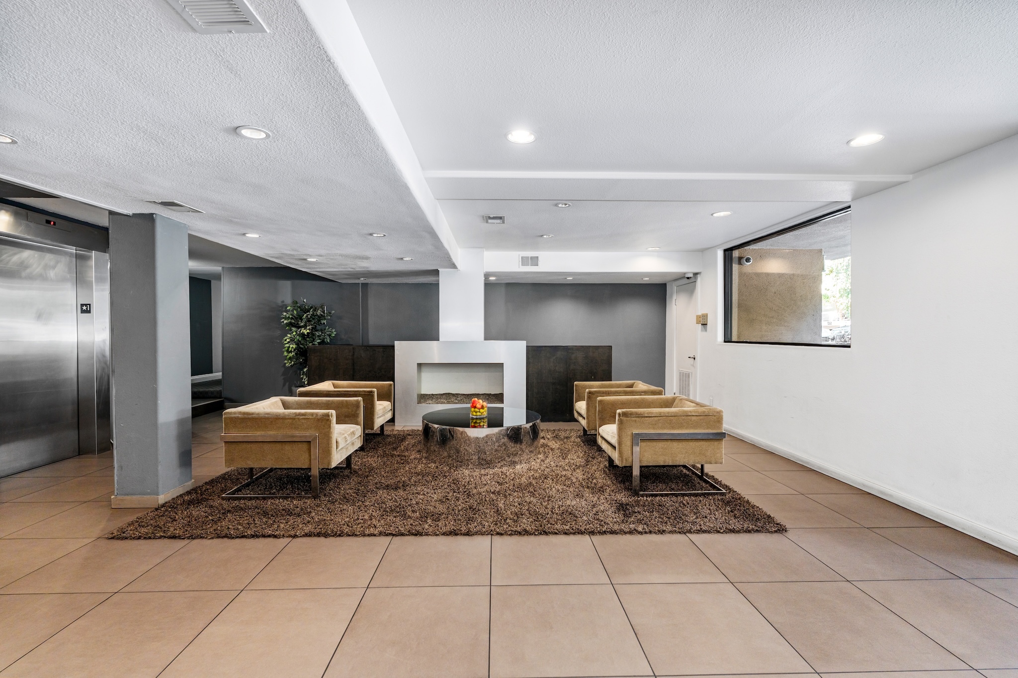  141 South Clark Drive - 物件實景