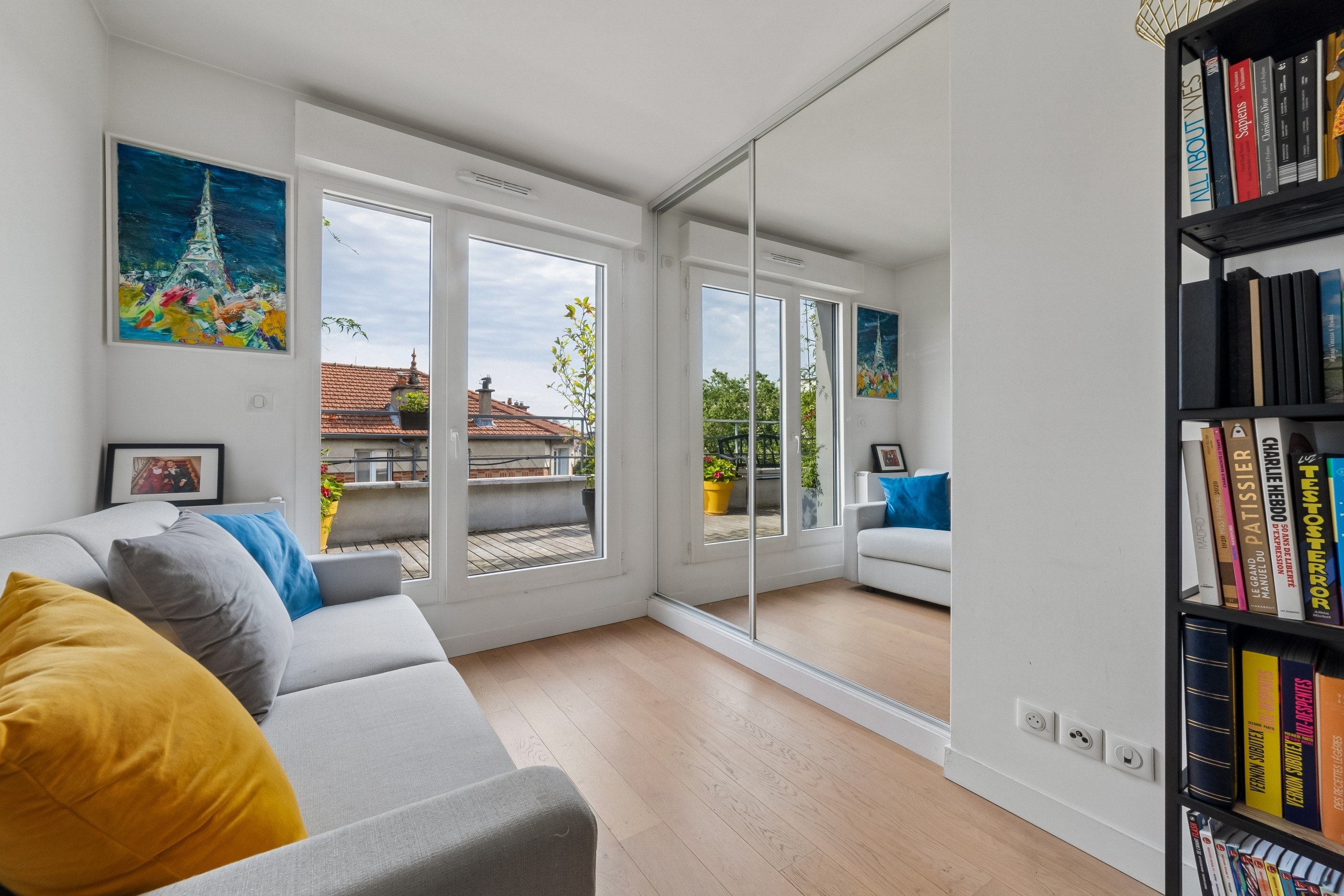  Issy-les-Moulineaux (City Centre) – Top floor 2-bedroom apartment with terrace … - 物件實景