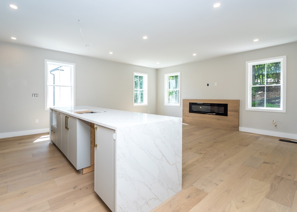Waltham, Massachusetts, 02453, United States, 4 Bedrooms Bedrooms, ,5 BathroomsBathrooms,Residential,For Sale,1858244
