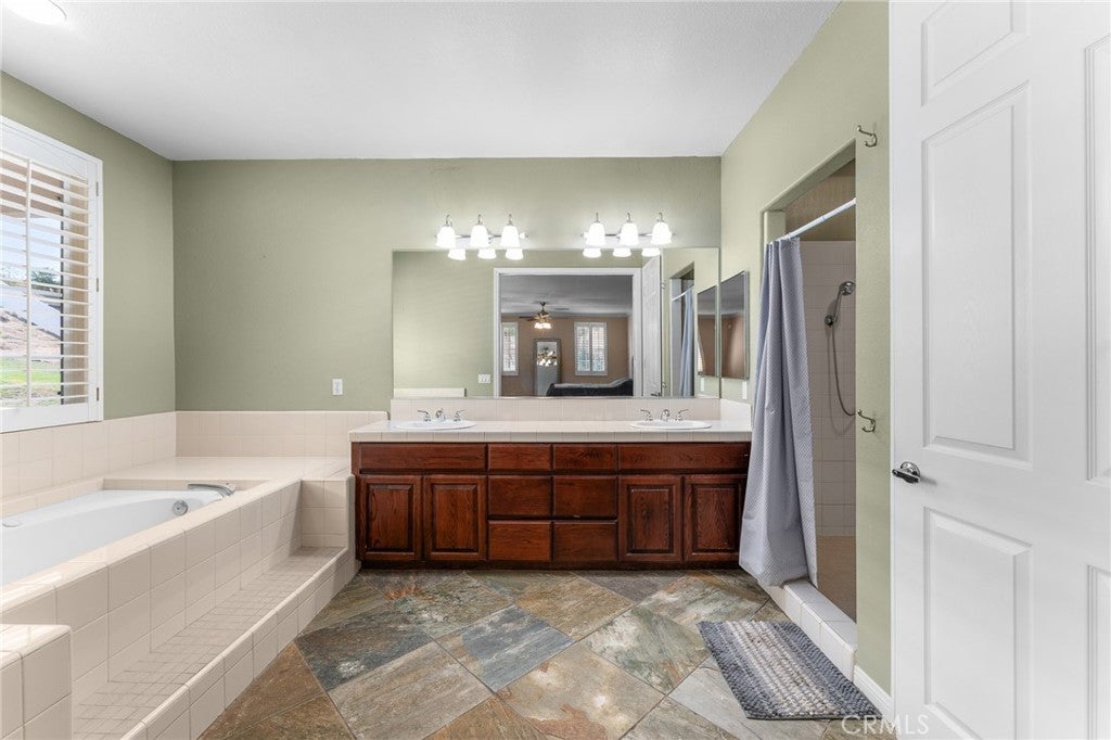 Yucaipa, California, 92399, United States, 4 Bedrooms Bedrooms, ,3 BathroomsBathrooms,Residential,For Sale,1895325