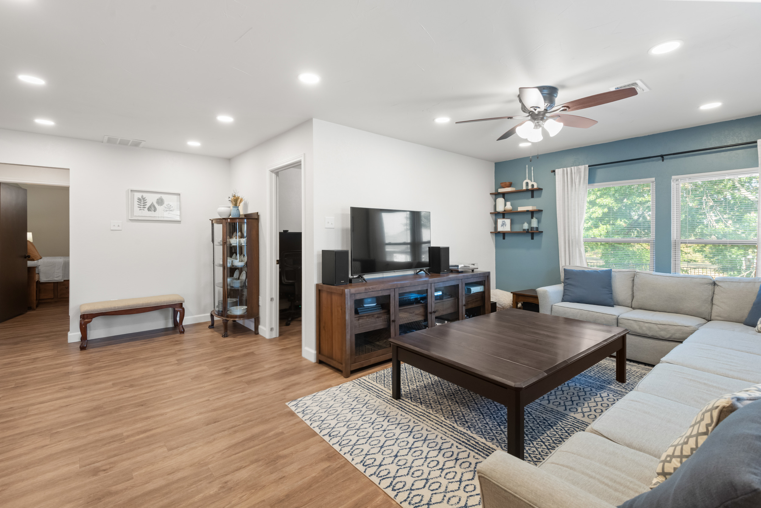  911 Clearview Street - 物件實景