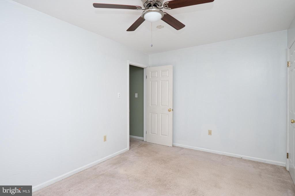 Reading, Pennsylvania, 19607, United States, 4 Bedrooms Bedrooms, ,4 BathroomsBathrooms,Residential,For Sale,1951295