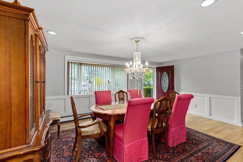 Holbrook, Massachusetts, 02343, United States, 3 Bedrooms Bedrooms, ,1 BathroomBathrooms,Residential,For Sale,1921162