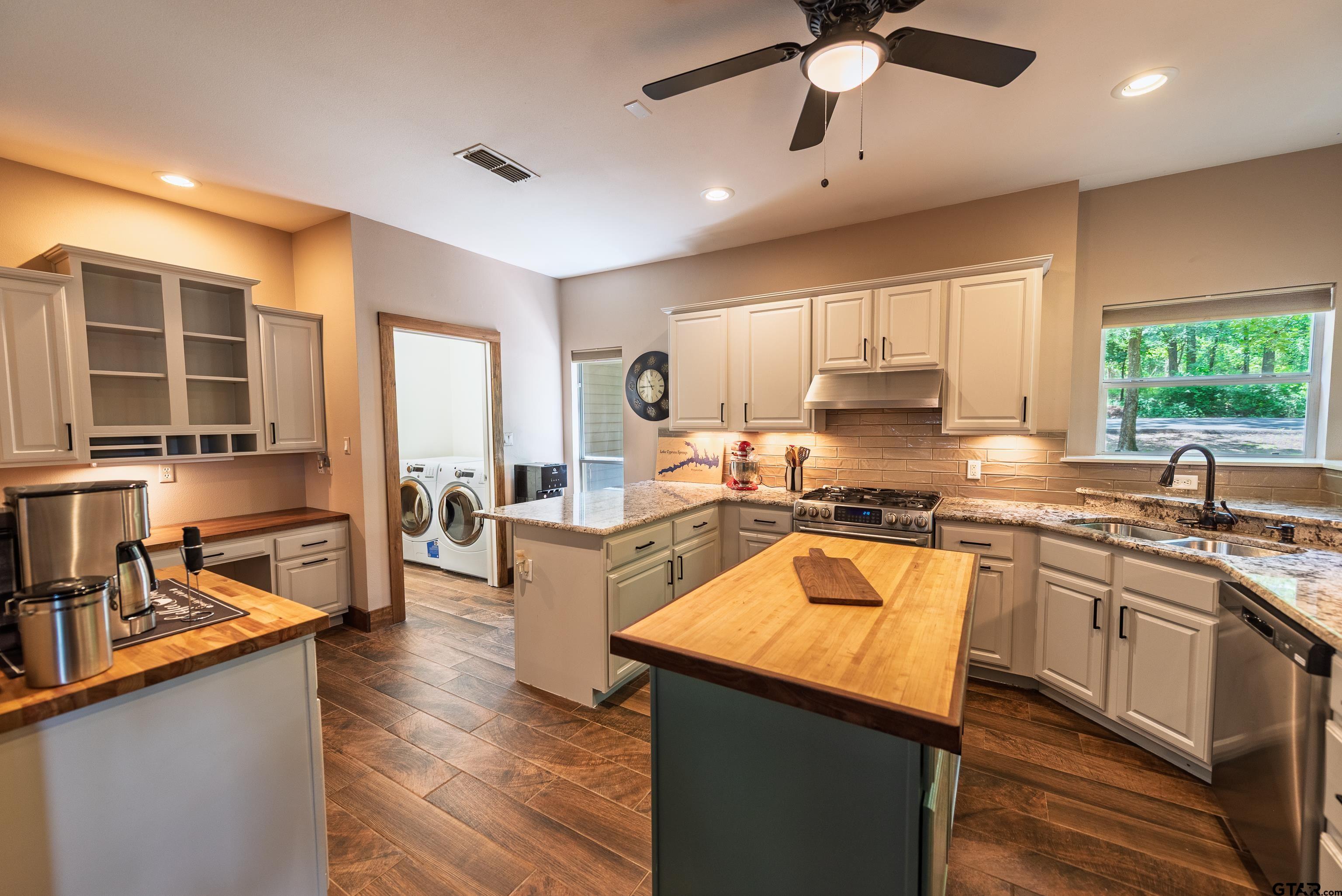 Scroggins, Texas, 75480, United States, 4 Bedrooms Bedrooms, ,3 BathroomsBathrooms,Residential,For Sale,1977459