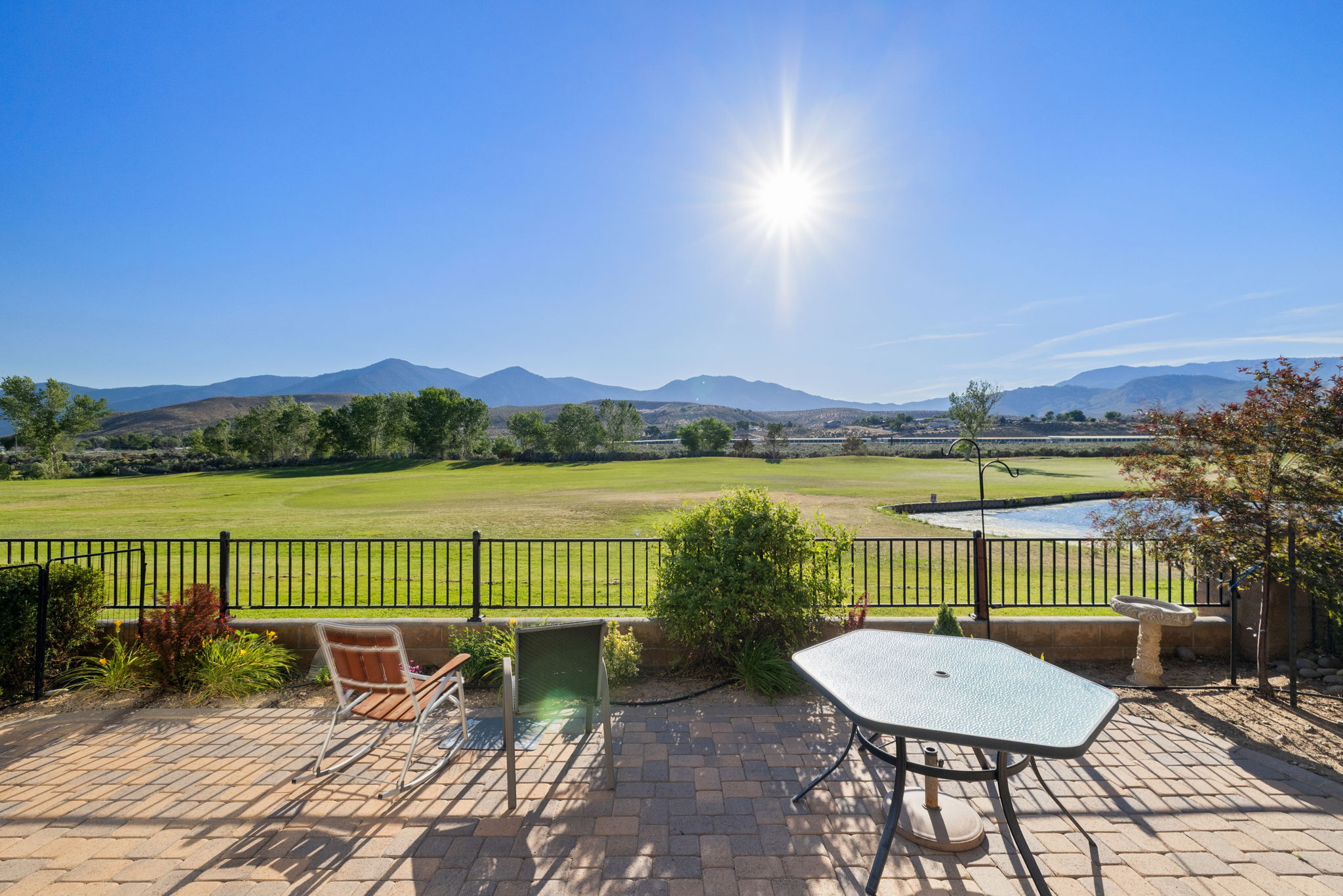  Refined Minden Living with Designer Touches and Captivating Mountain Views - 物件實景