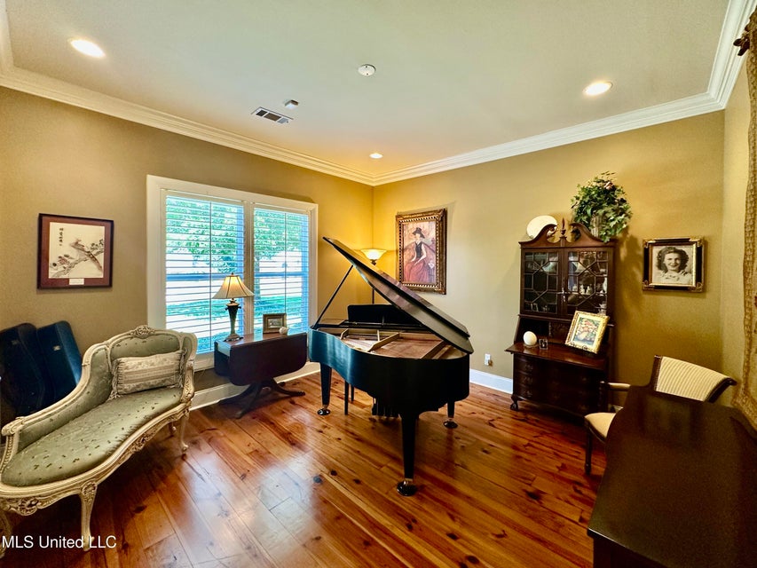 Clinton, Mississippi, 39056, United States, 5 Bedrooms Bedrooms, ,3 BathroomsBathrooms,Residential,For Sale,1904228