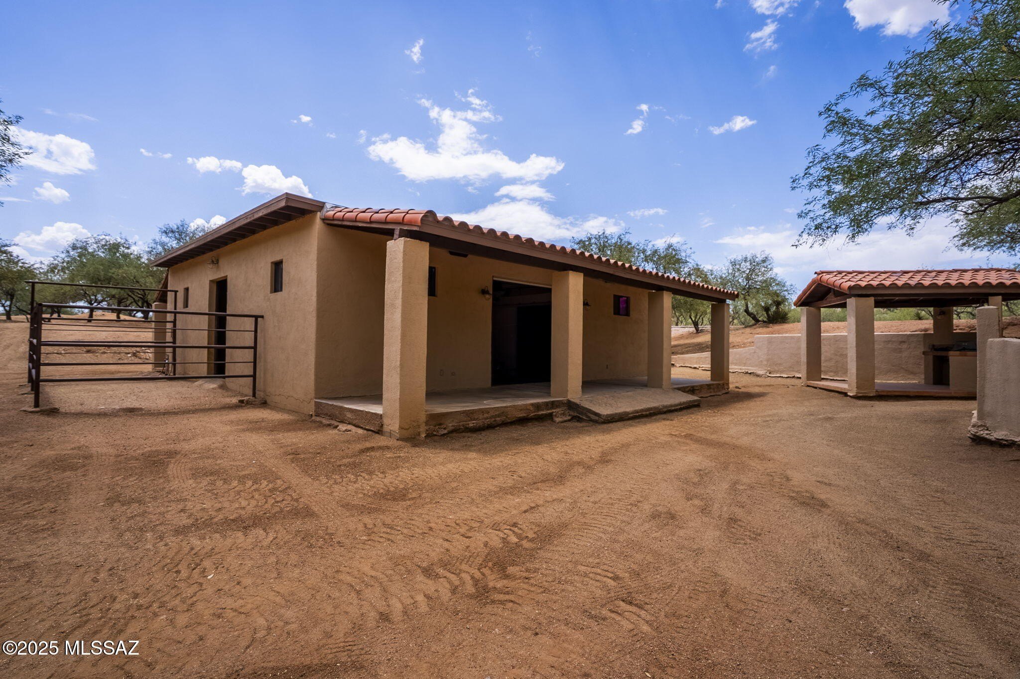 Nogales, Arizona, 85621, United States, 4 Bedrooms Bedrooms, ,7 BathroomsBathrooms,Residential,For Sale,1975895