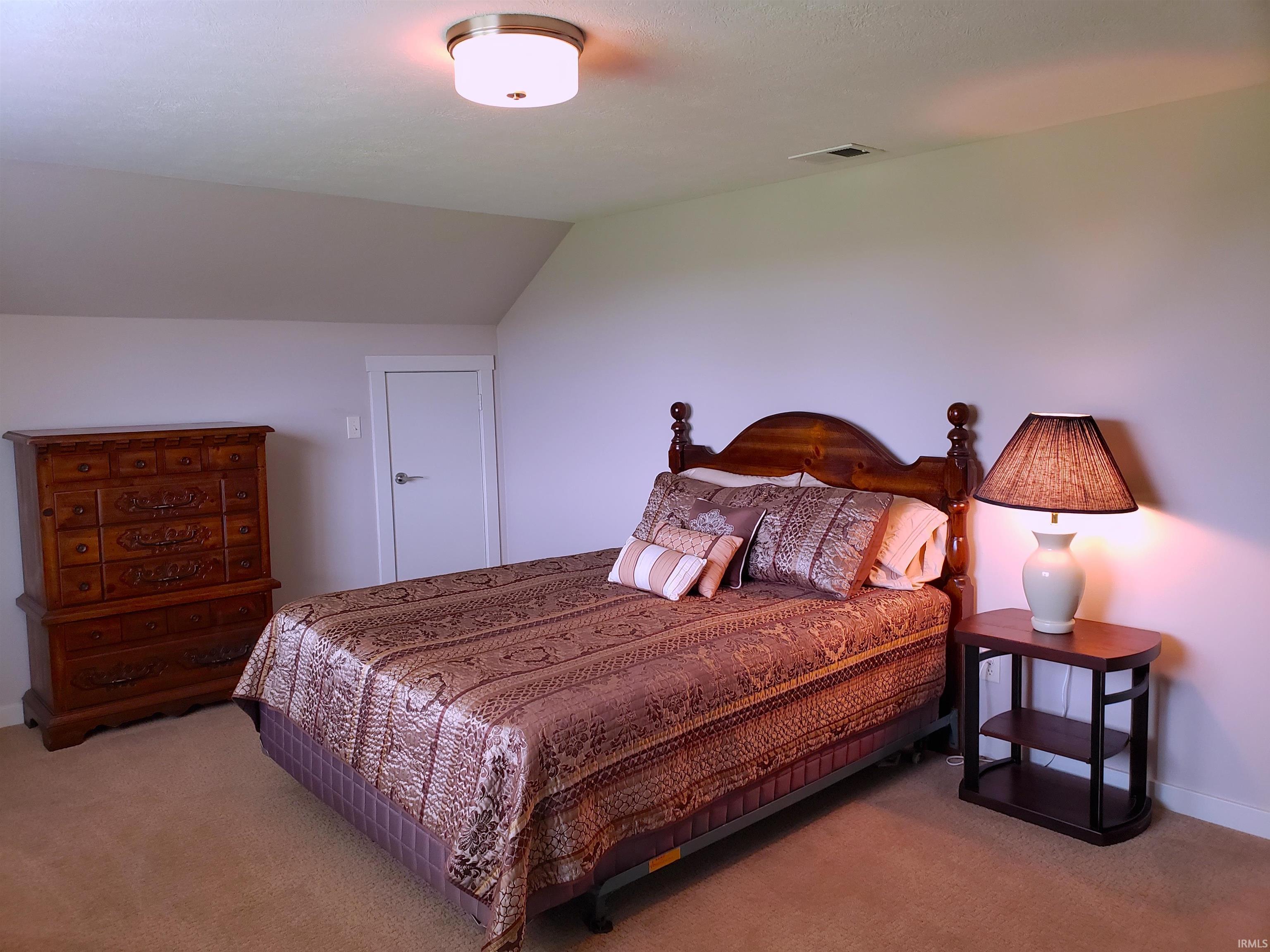 Bloomington, Indiana, 47408, United States, 2 Bedrooms Bedrooms, ,5 BathroomsBathrooms,Residential,For Sale,2009264