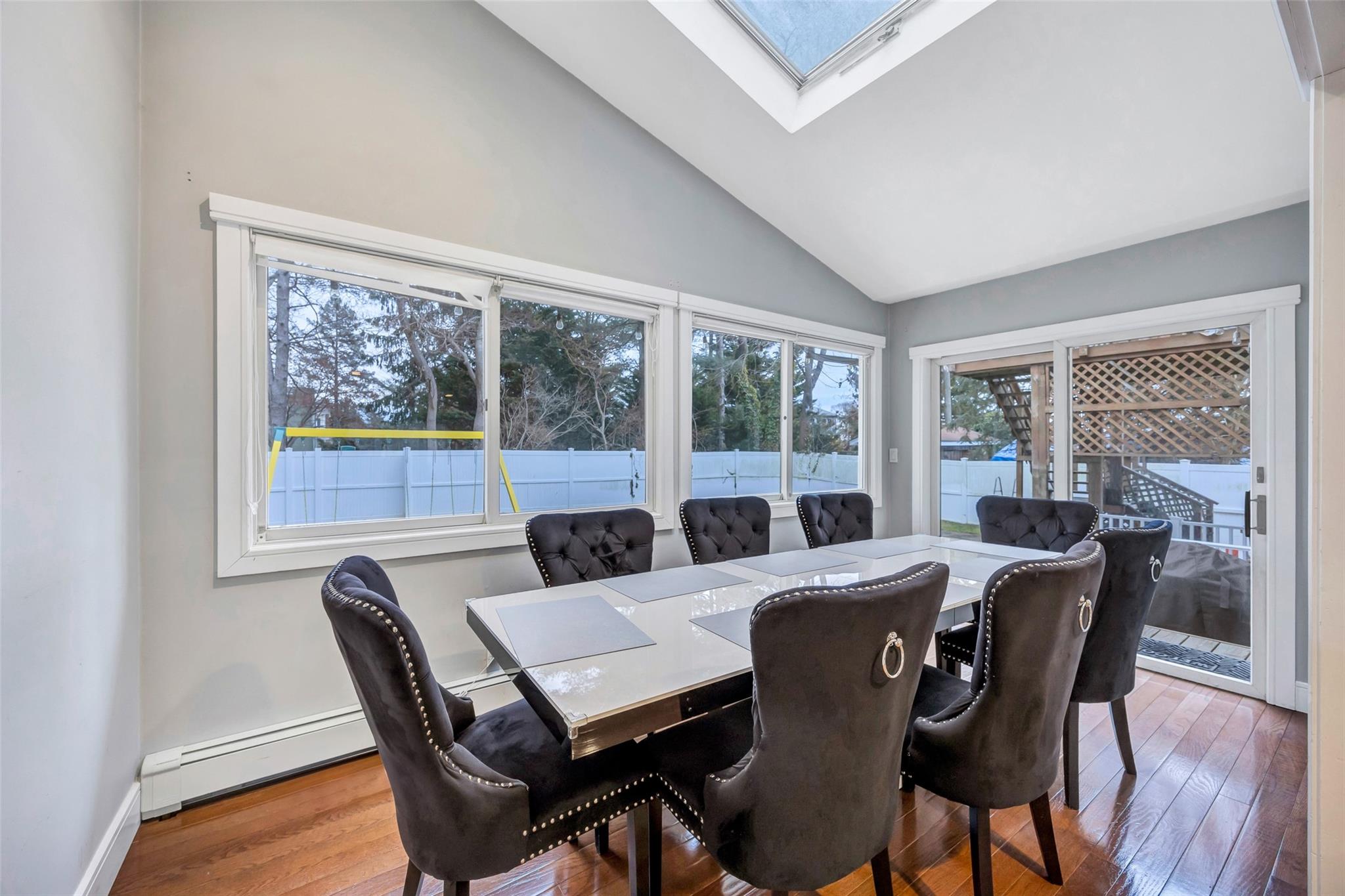 Lindenhurst, New York, 11757, United States, 5 Bedrooms Bedrooms, ,3 BathroomsBathrooms,Residential,For Sale,1707777