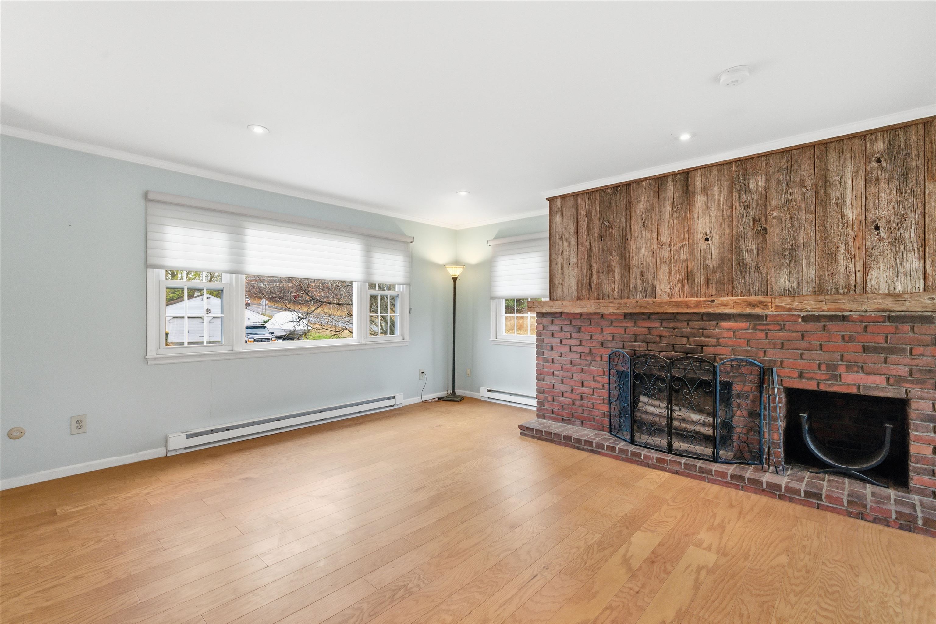 Laconia, New Hampshire, 03246, United States, 3 Bedrooms Bedrooms, ,Residential,For Sale,1991727