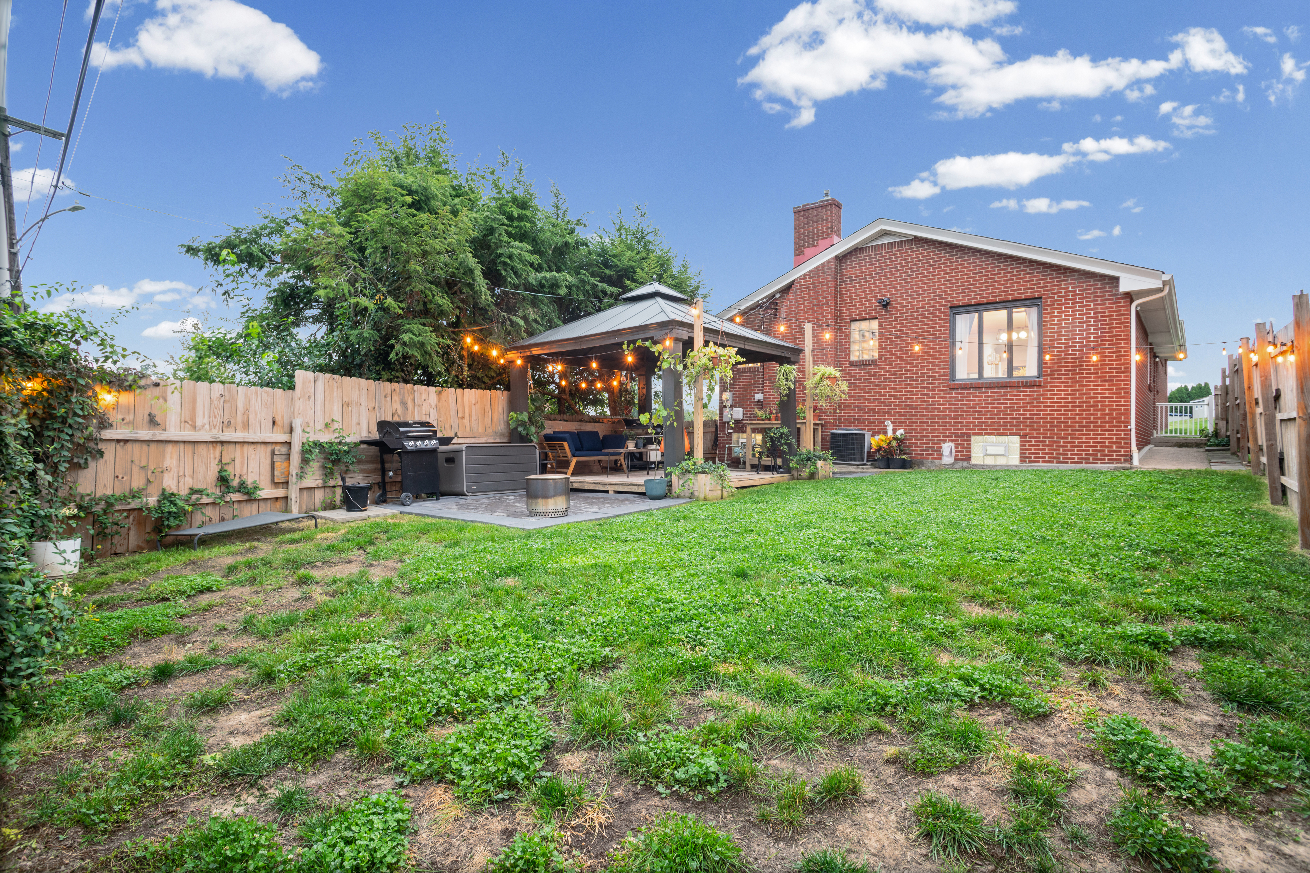  1260 Laurel Hill Drive, West Homestead, PA 15120 - 物件實景