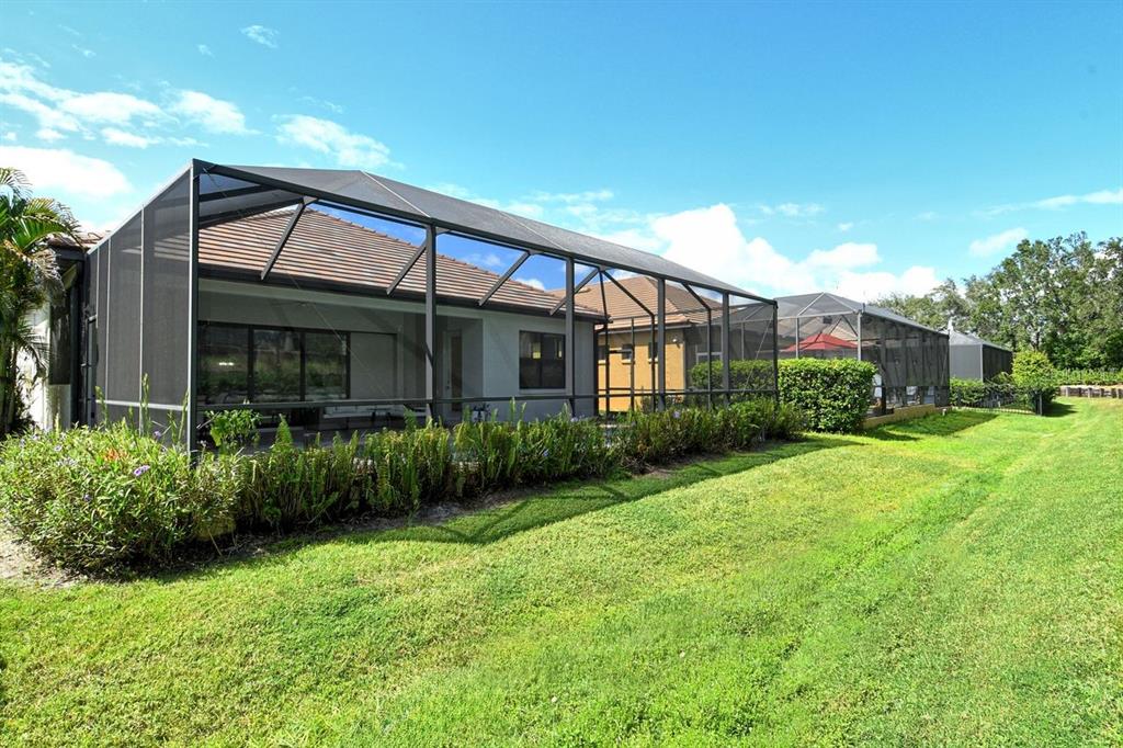 Bradenton, Florida, 34201, United States, 2 Bedrooms Bedrooms, ,2 BathroomsBathrooms,Residential,For Sale,1961743