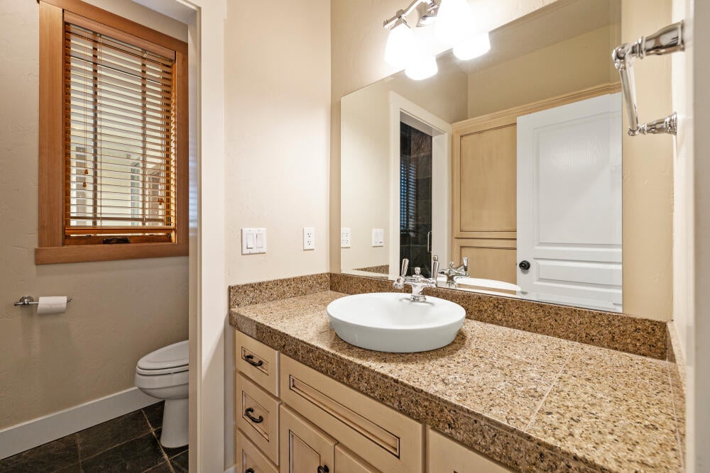 Klamath Falls, Oregon, 97601, United States, 4 Bedrooms Bedrooms, ,3 BathroomsBathrooms,Residential,For Sale,1987766