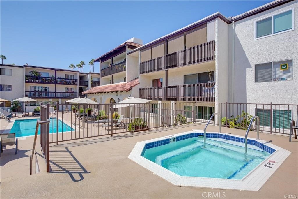 Encino, California, 91316, United States, 1 Bedroom Bedrooms, ,1 BathroomBathrooms,Residential,For Sale,1743068
