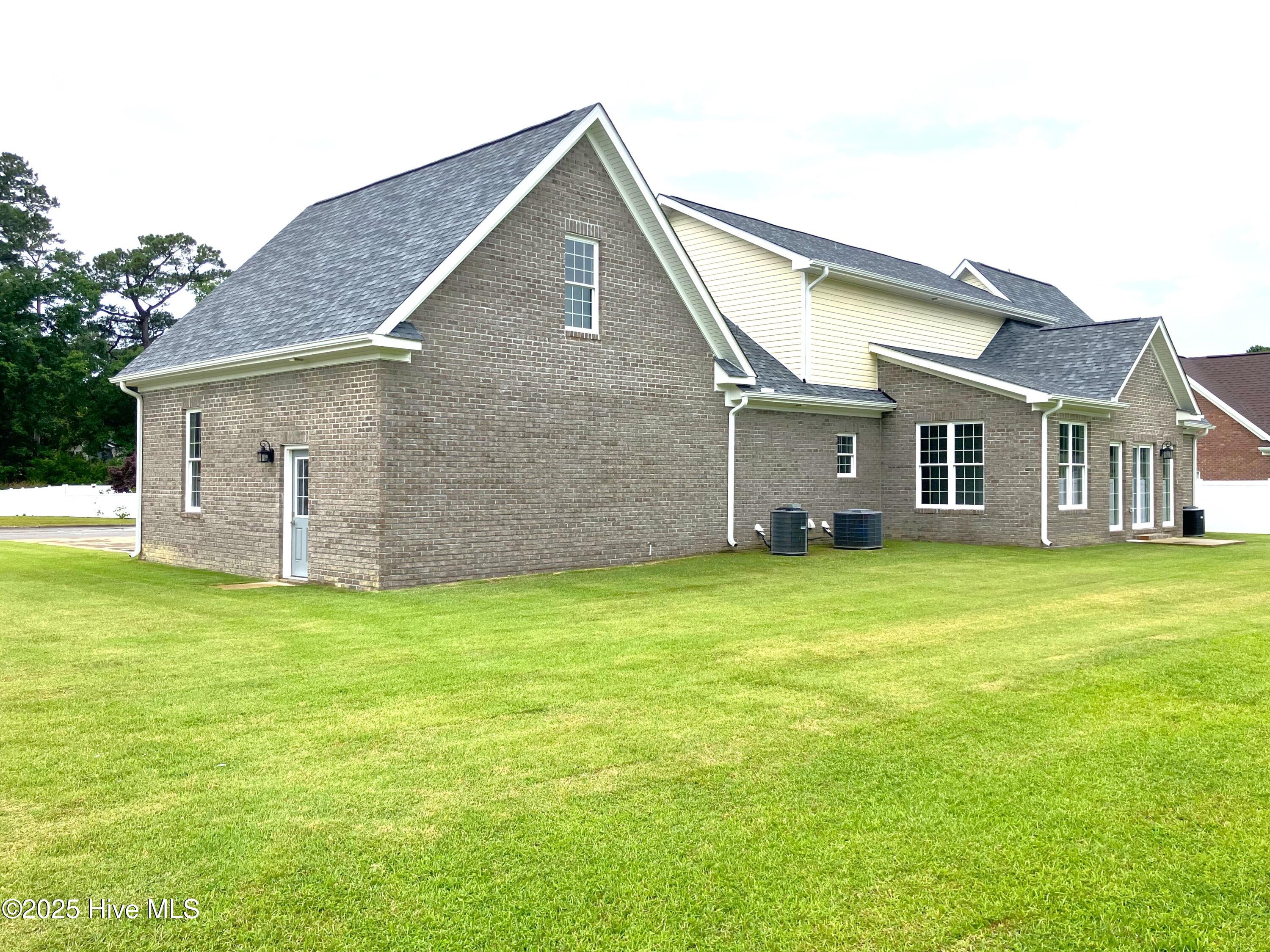 Jacksonville, North Carolina, 28546, United States, 5 Bedrooms Bedrooms, ,4 BathroomsBathrooms,Residential,For Sale,1872875