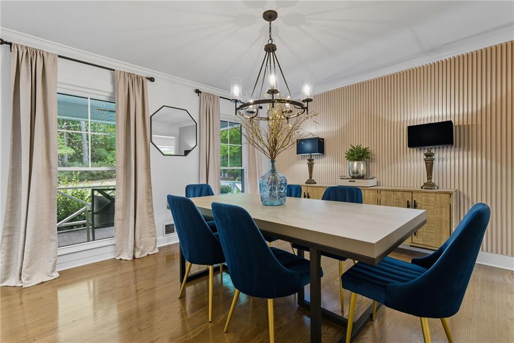 Alpharetta, Georgia, 30005, United States, 4 Bedrooms Bedrooms, ,6 BathroomsBathrooms,Residential,For Sale,1983404