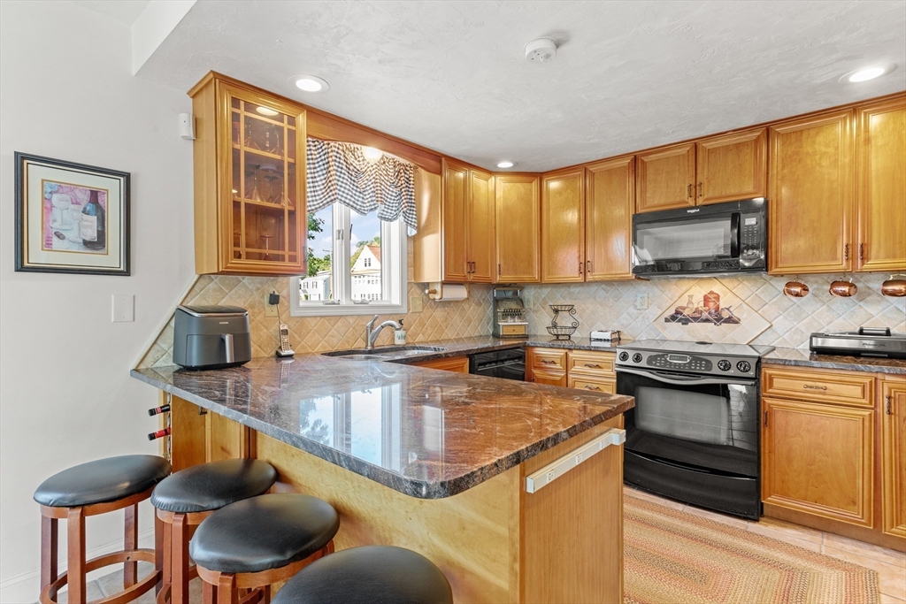 Methuen, Massachusetts, 01844, United States, 3 Bedrooms Bedrooms, ,2 BathroomsBathrooms,Residential,For Sale,1929056