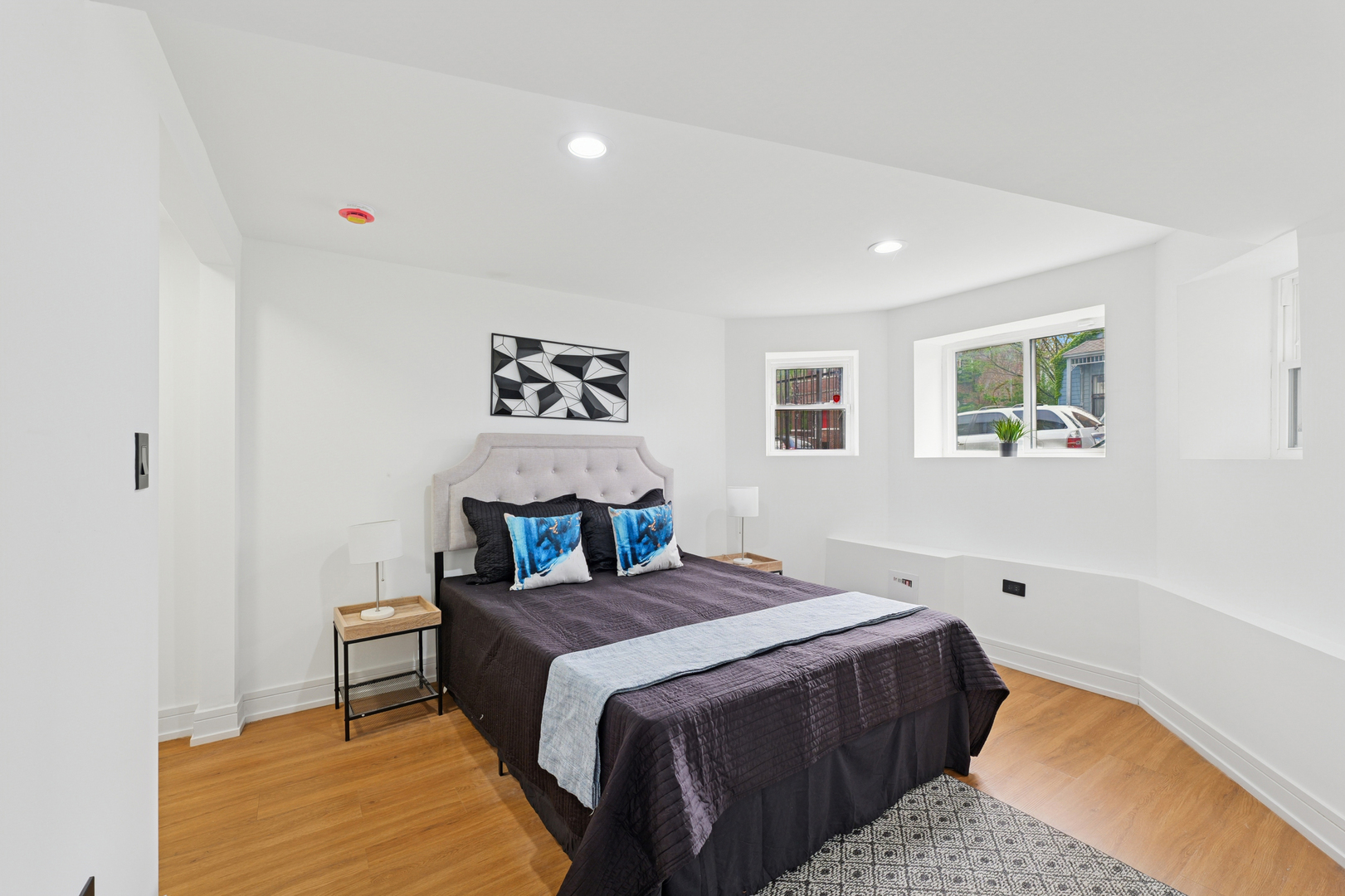 Chicago, Illinois, 60637, United States, 7 Bedrooms Bedrooms, ,Residential,For Sale,1917377