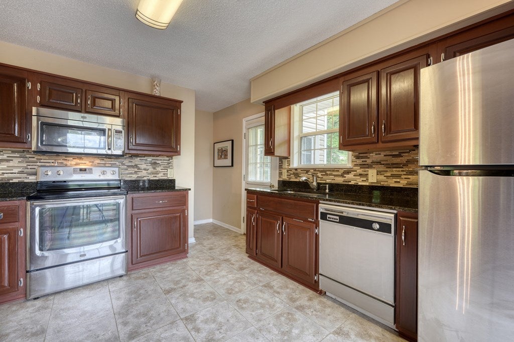 Hayesville, North Carolina, 28904, United States, 3 Bedrooms Bedrooms, ,3 BathroomsBathrooms,Residential,For Sale,1862322