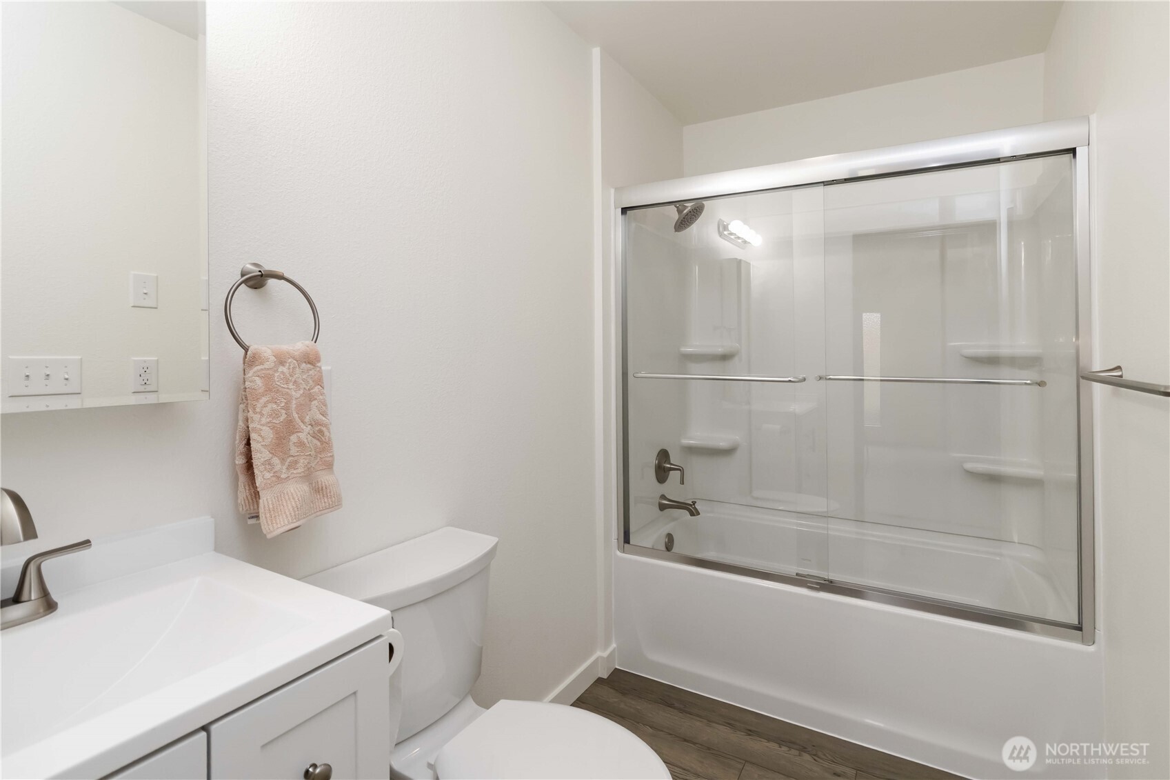 Longview, Washington, 98632, United States, 4 Bedrooms Bedrooms, ,2 BathroomsBathrooms,Residential,For Sale,1986535