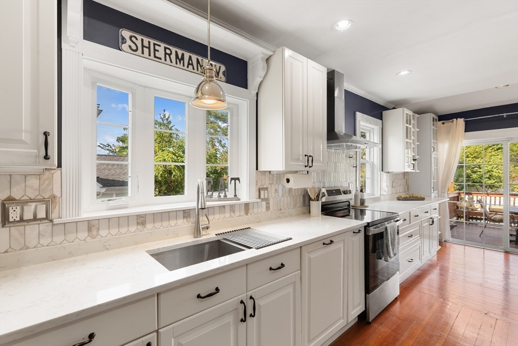 Malden, Massachusetts, 02148, United States, 5 Bedrooms Bedrooms, ,5 BathroomsBathrooms,Residential,For Sale,1984195