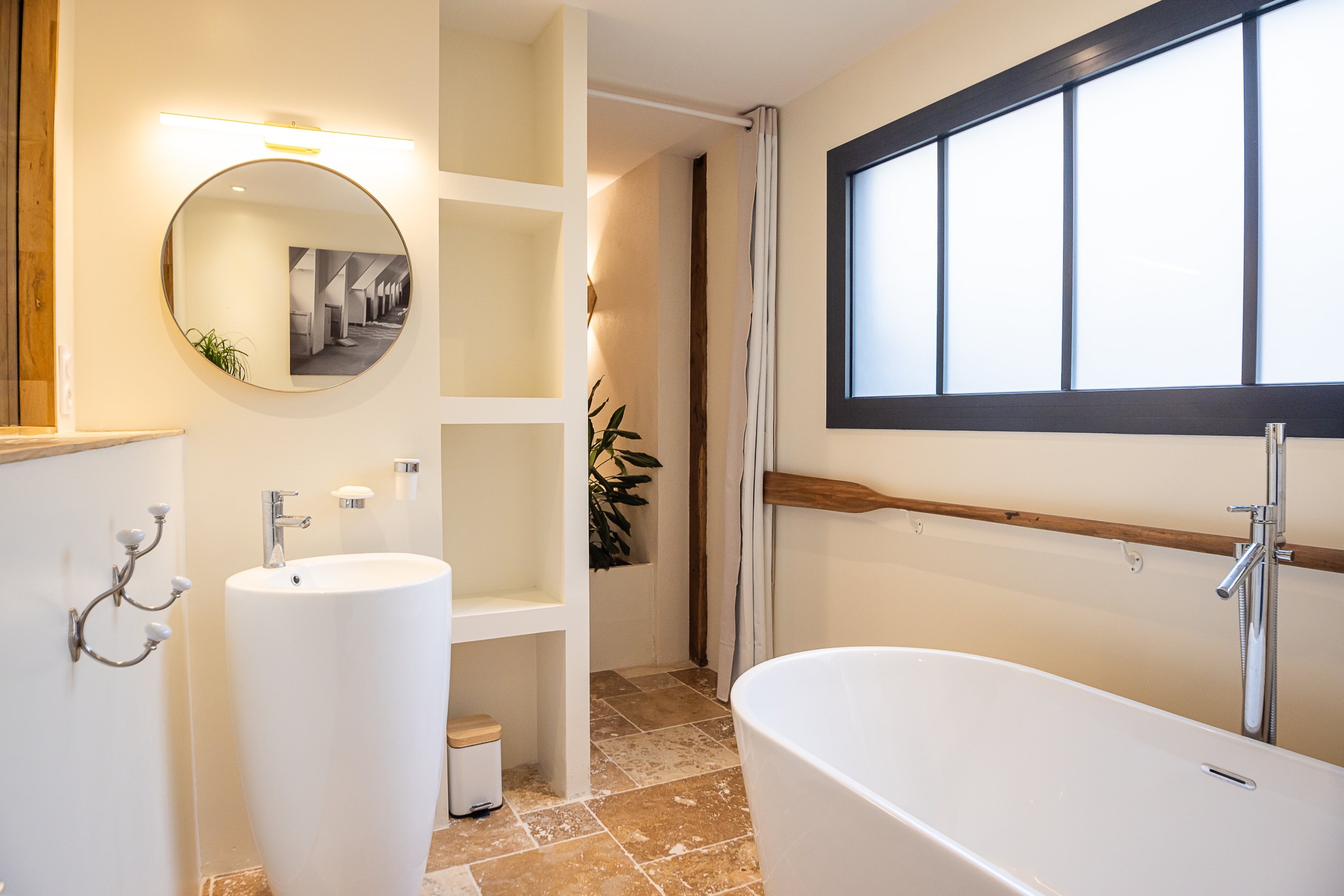  Paimpol - Elegant character townhouse with modern comforts, just a stone