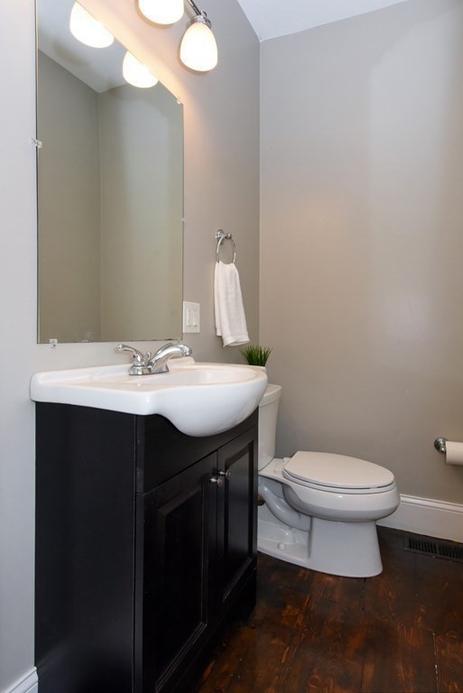 Salem, Massachusetts, 01970, United States, 3 Bedrooms Bedrooms, ,2 BathroomsBathrooms,Residential,For Sale,2049381