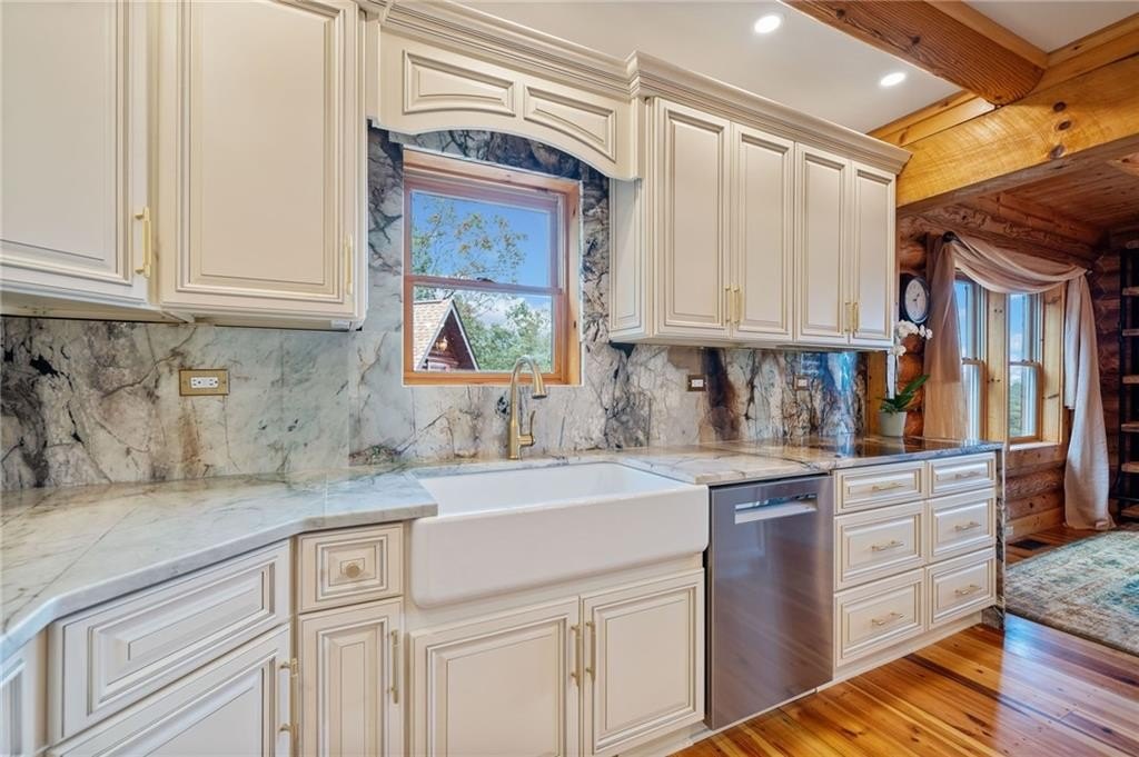 Jasper, Georgia, 30143, United States, 6 Bedrooms Bedrooms, ,6 BathroomsBathrooms,Residential,For Sale,1766130