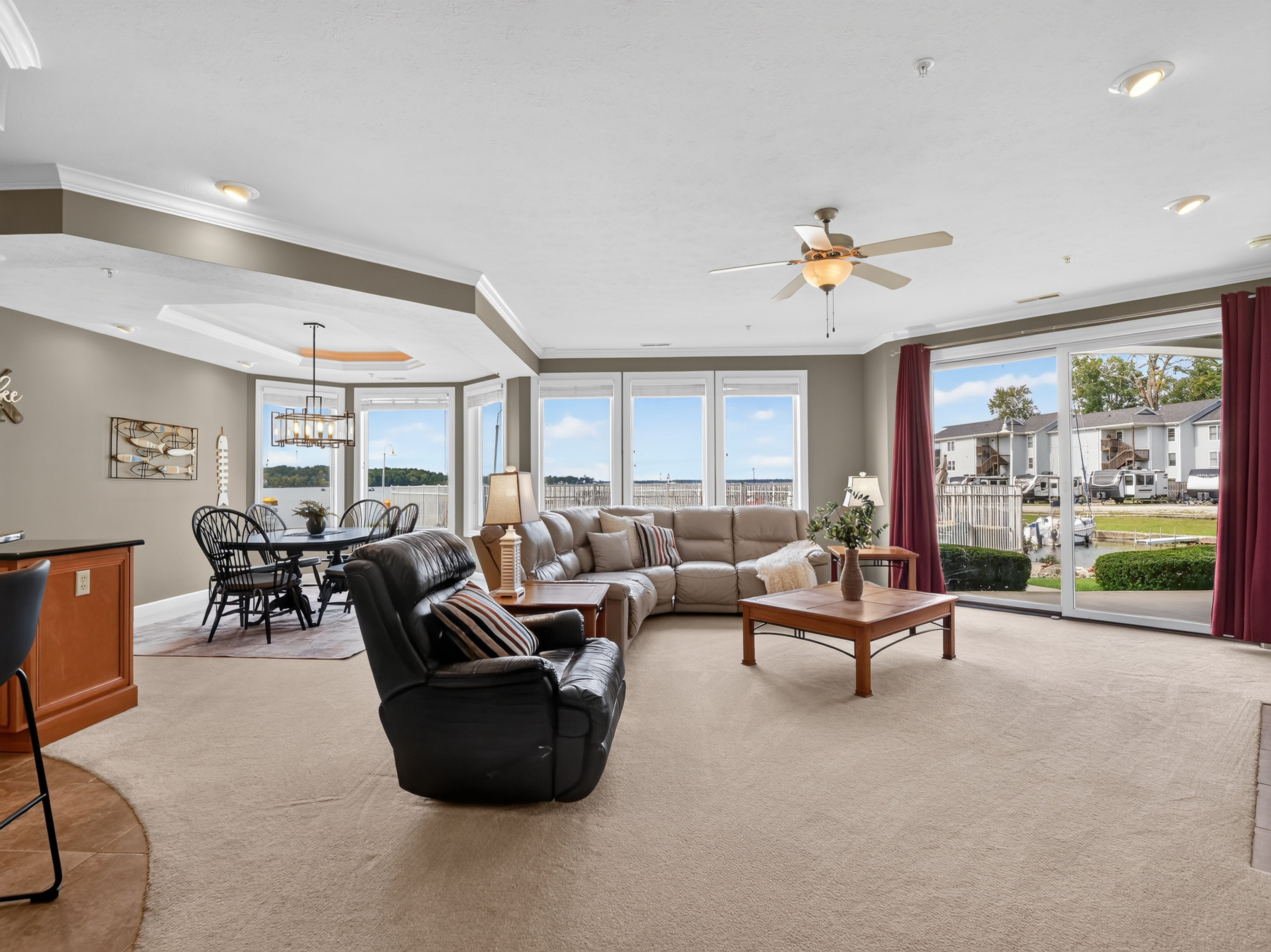  Ground Floor Condo with Sunset Lake Views - 物件實景