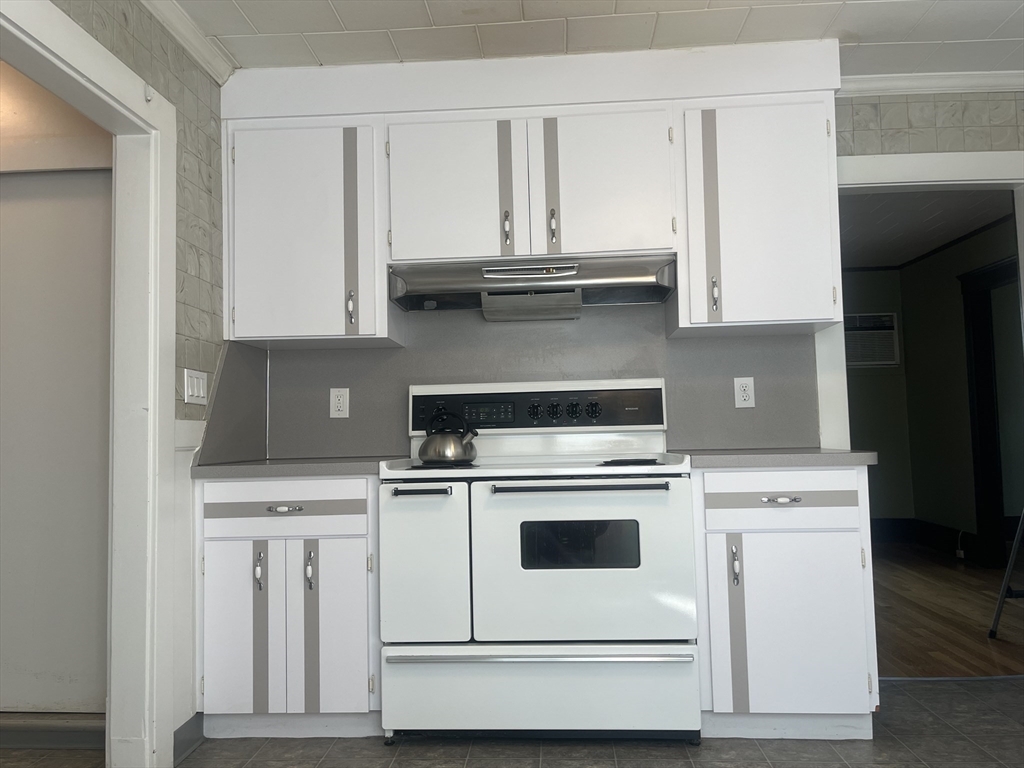 Everett, Massachusetts, 02149, United States, 3 Bedrooms Bedrooms, ,3 BathroomsBathrooms,Residential,For Sale,1923933
