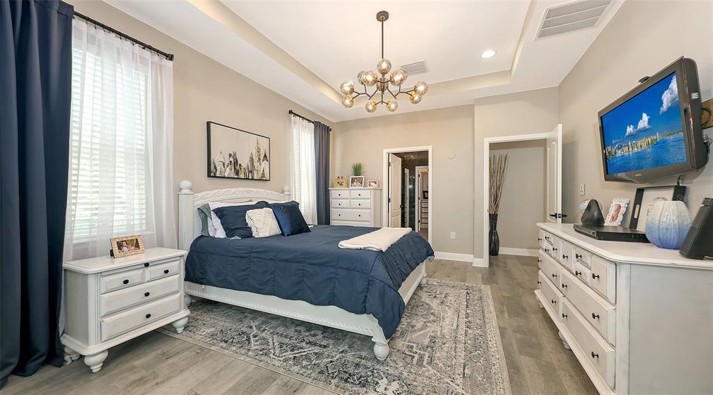 Sarasota, Florida, 34243, United States, 5 Bedrooms Bedrooms, ,4 BathroomsBathrooms,Residential,For Sale,1927282