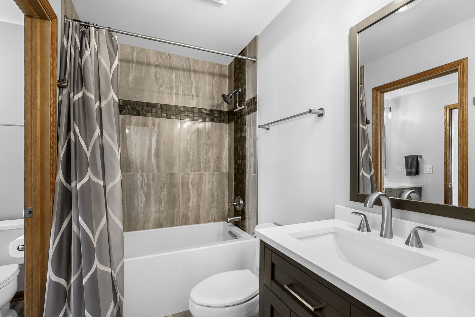 Antioch, Illinois, 60002, United States, 4 Bedrooms Bedrooms, ,4 BathroomsBathrooms,Residential,For Sale,1988029