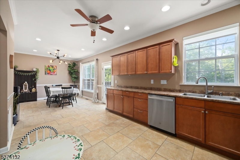 Branchburg Twp., New Jersey, 08876, United States, 3 Bedrooms Bedrooms, ,3 BathroomsBathrooms,Residential,For Sale,1903879