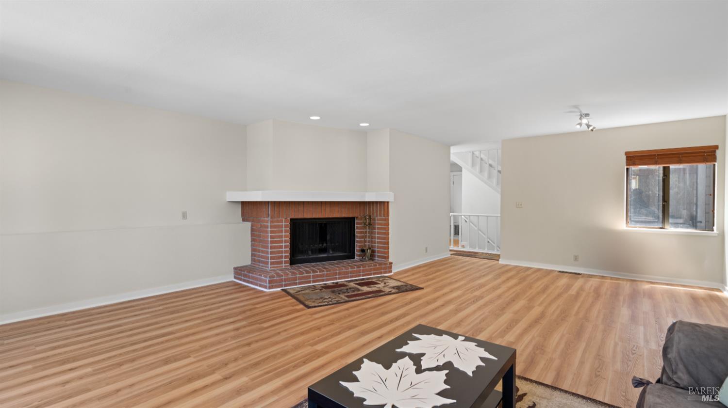 San Rafael, California, 94903, United States, 3 Bedrooms Bedrooms, ,3 BathroomsBathrooms,Residential,For Sale,1908286